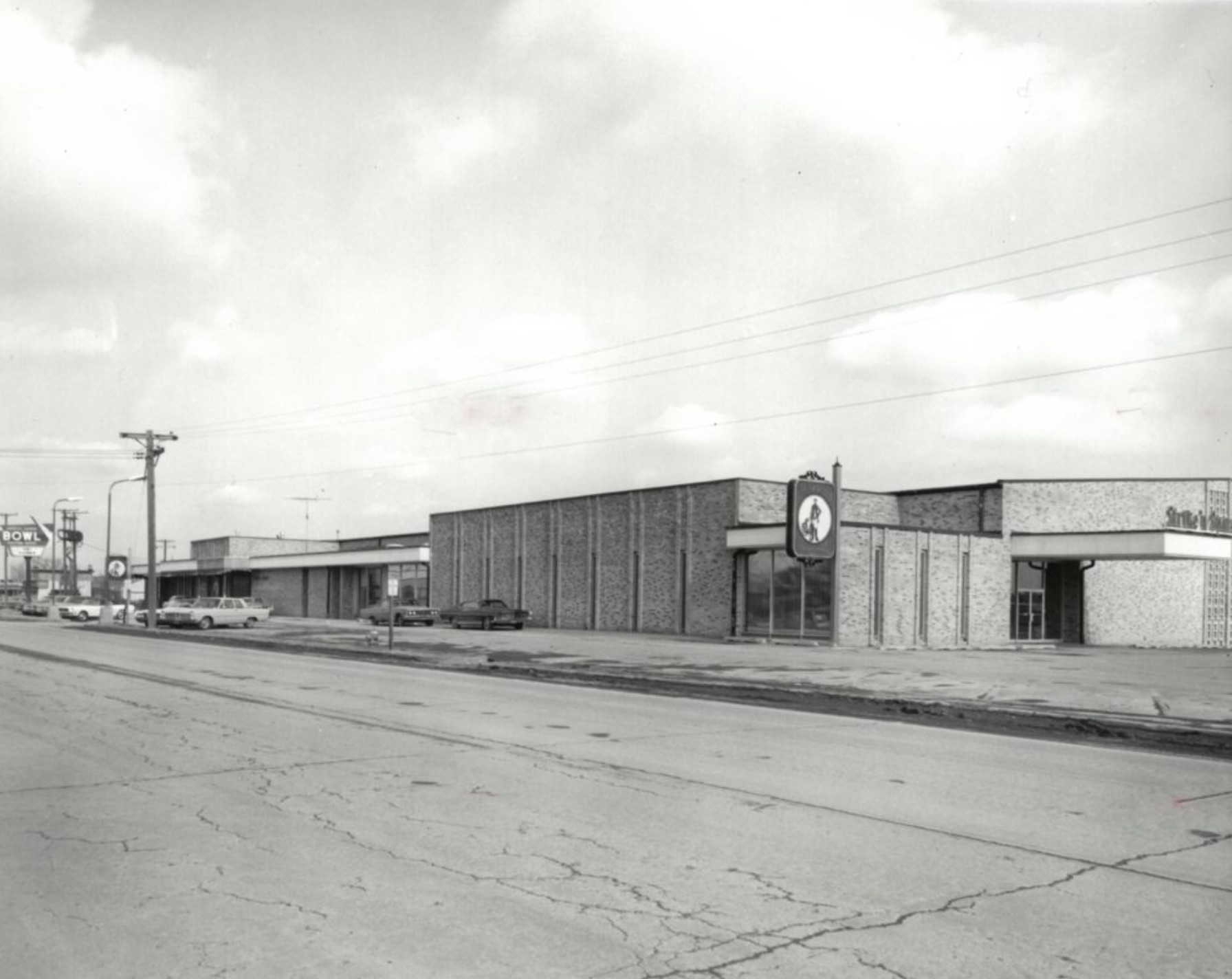The Strike ‘N’ Spare Lanes in Northbrook, Illinois 